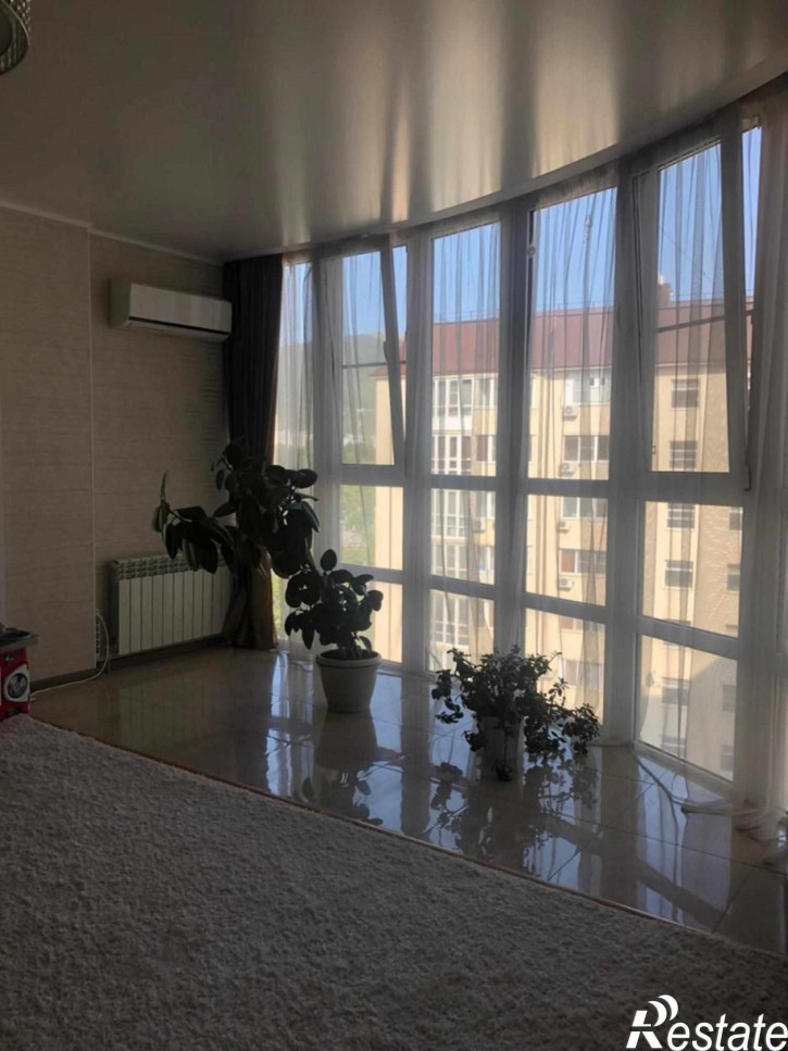 3-комн квартира Оранжерейная ул, 22