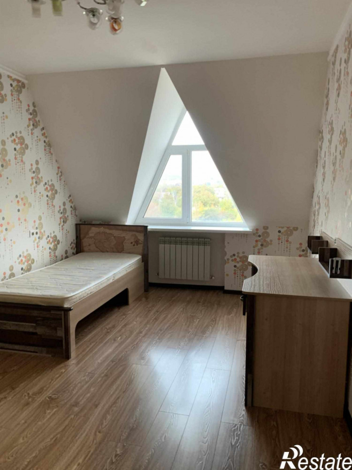 3-комн квартира Кипарисовая ул, 2