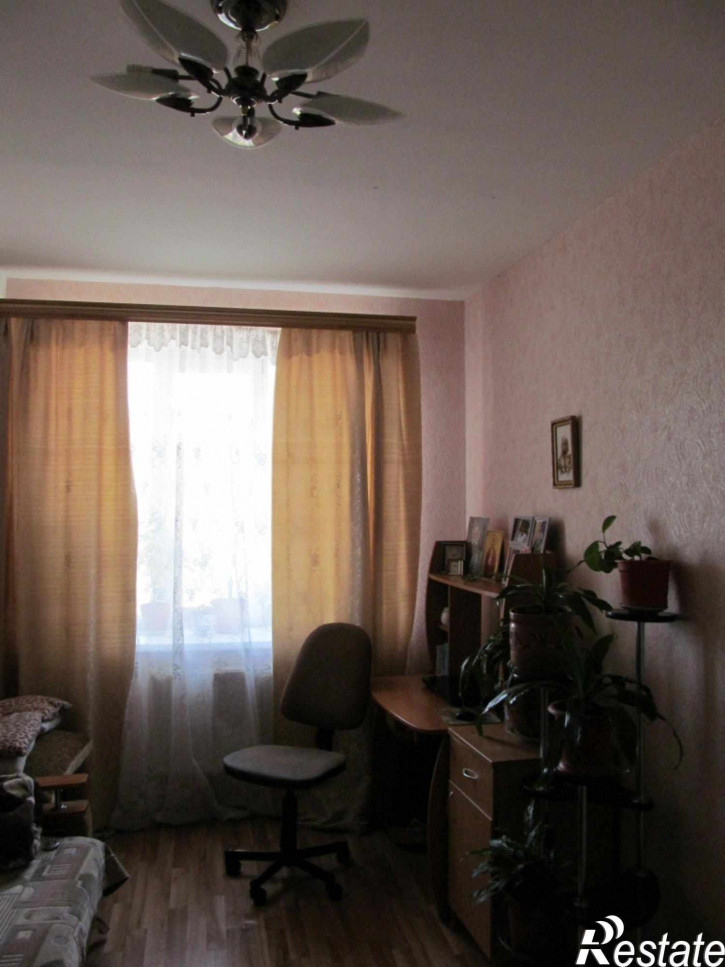 3-комн квартира Булгакова ул, 13