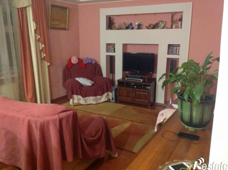 3-комн квартира Нежнова ул, 72