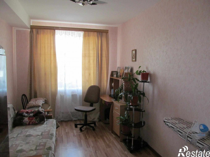 3-комн квартира Булгакова ул, 13