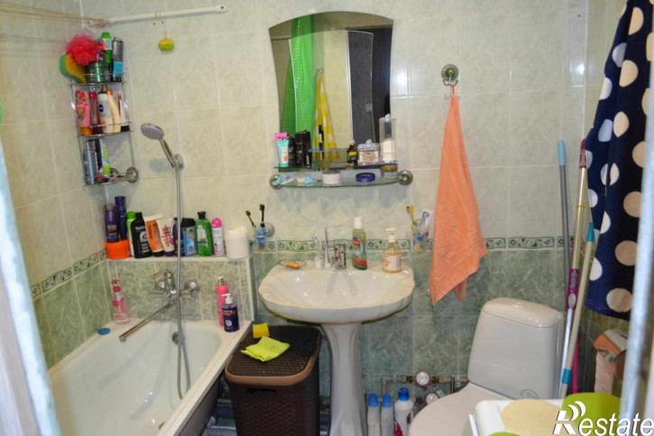 2-комн квартира Нежнова ул, 72