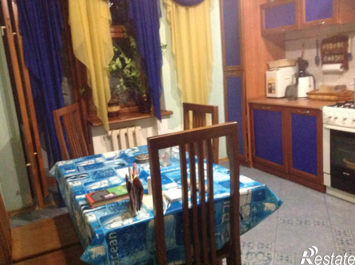 3-комн квартира Нежнова ул, 72