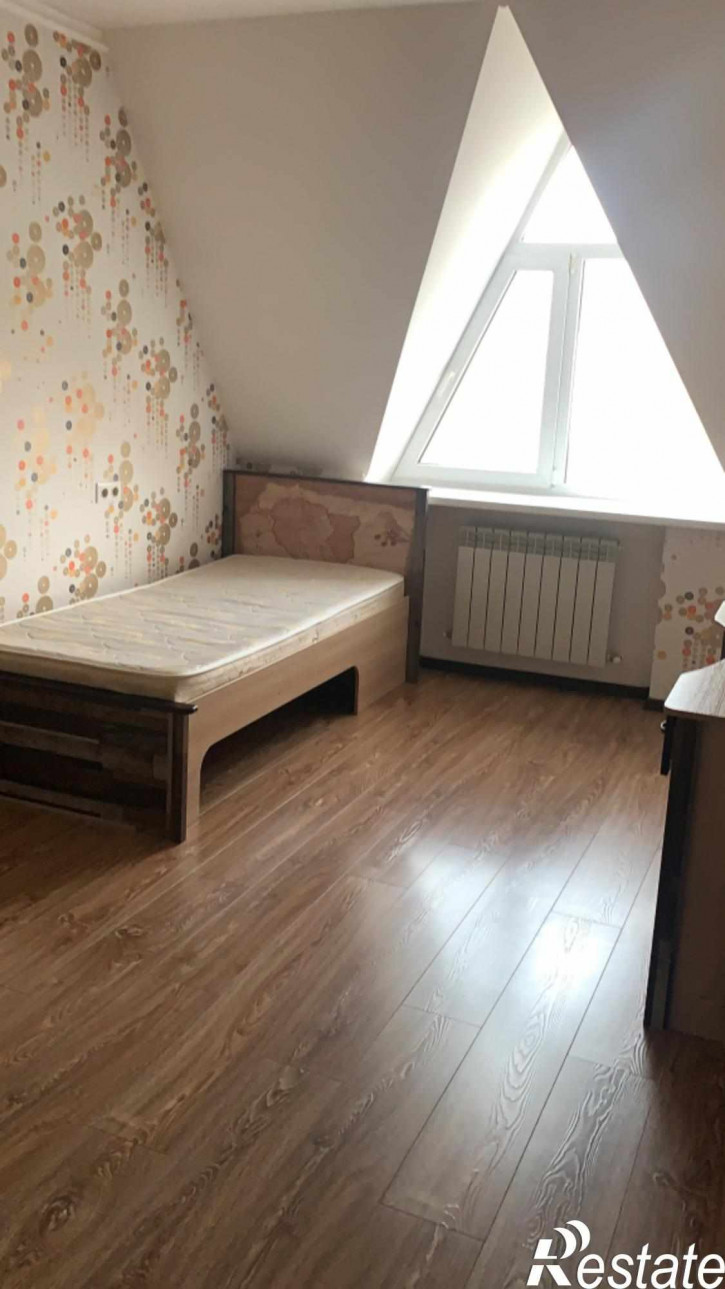 3-комн квартира Кипарисовая ул, 2
