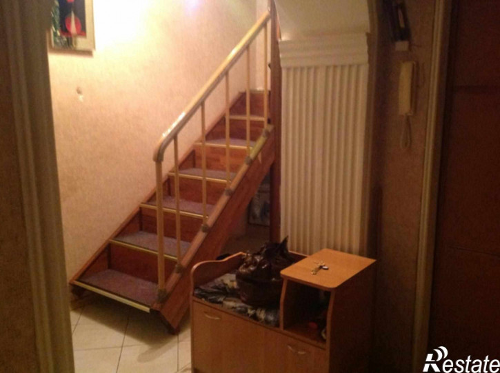 3-комн квартира Нежнова ул, 72