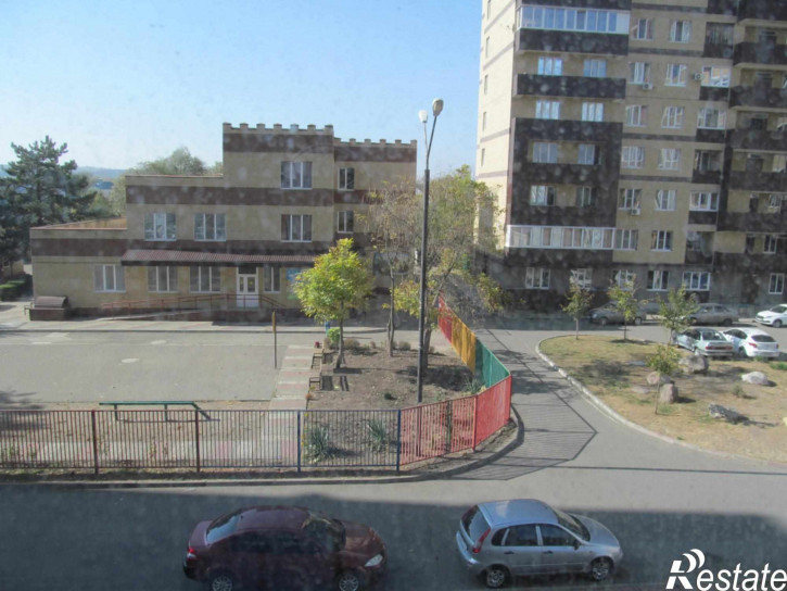 3-комн квартира Булгакова ул, 13