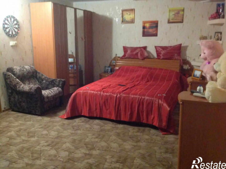 3-комн квартира Нежнова ул, 72