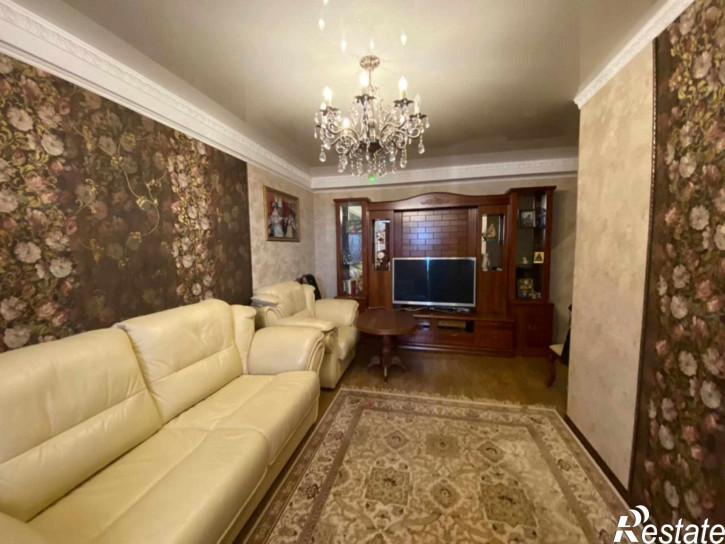 3-комн квартира Булгакова ул, 13