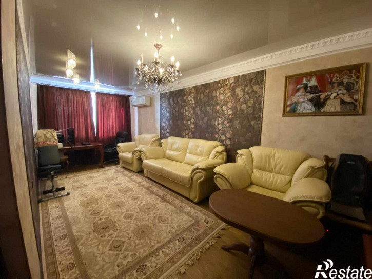 3-комн квартира Булгакова ул, 13
