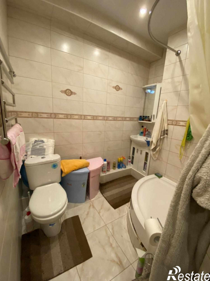 3-комн квартира Булгакова ул, 13
