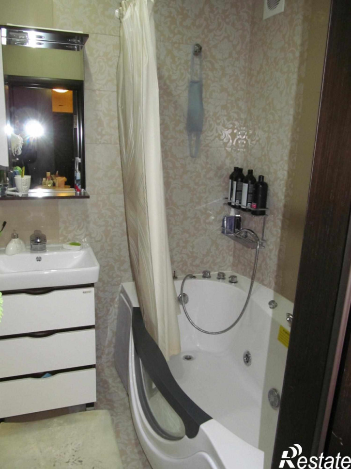 2-комн квартира Нежнова ул, 21