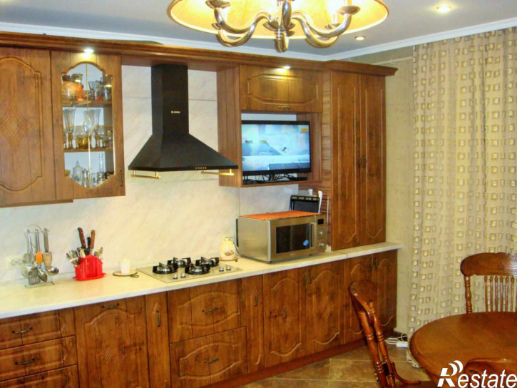 3-комн квартира Оранжерейная ул, 22