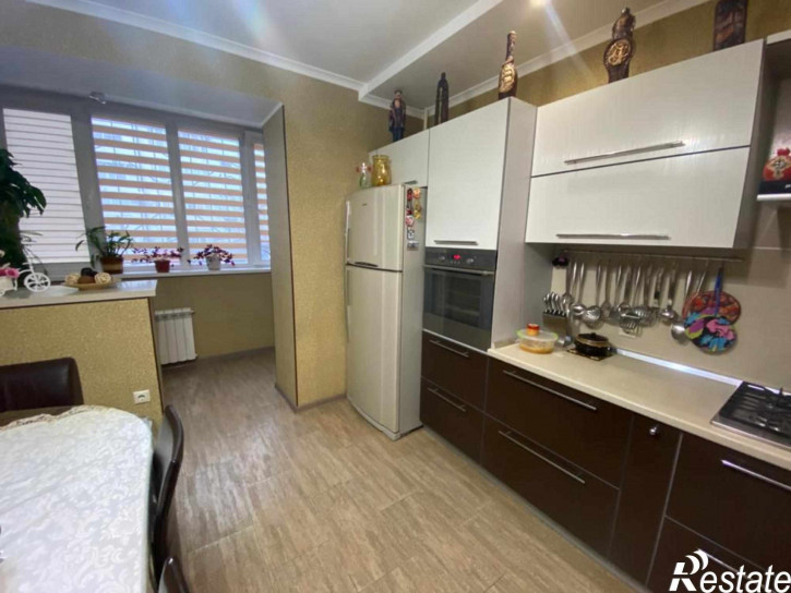 3-комн квартира Нежнова ул, 21к4