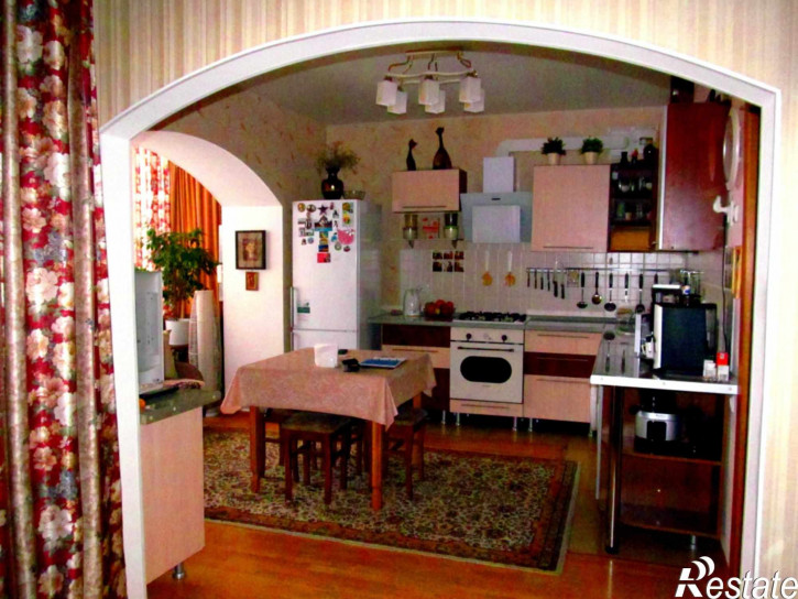 2-комн квартира Первомайская ул, 92