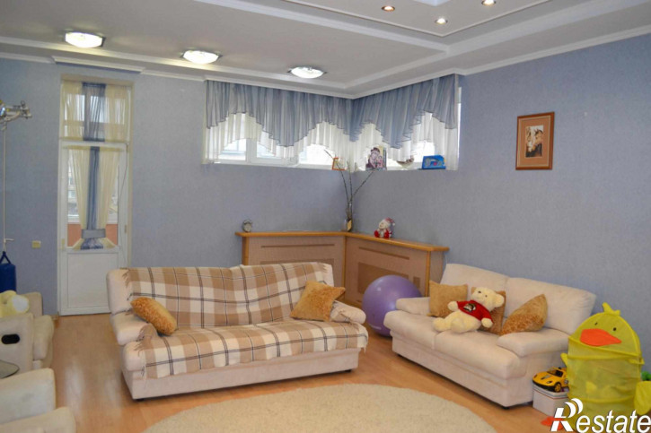 3-комн квартира Пестова ул, 24