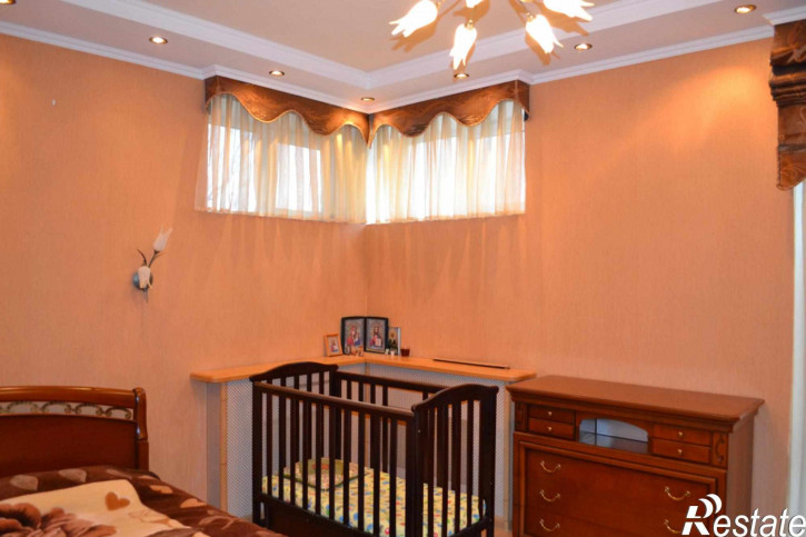 3-комн квартира Пестова ул, 24
