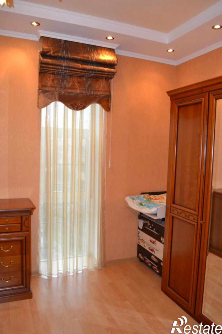 3-комн квартира Пестова ул, 24
