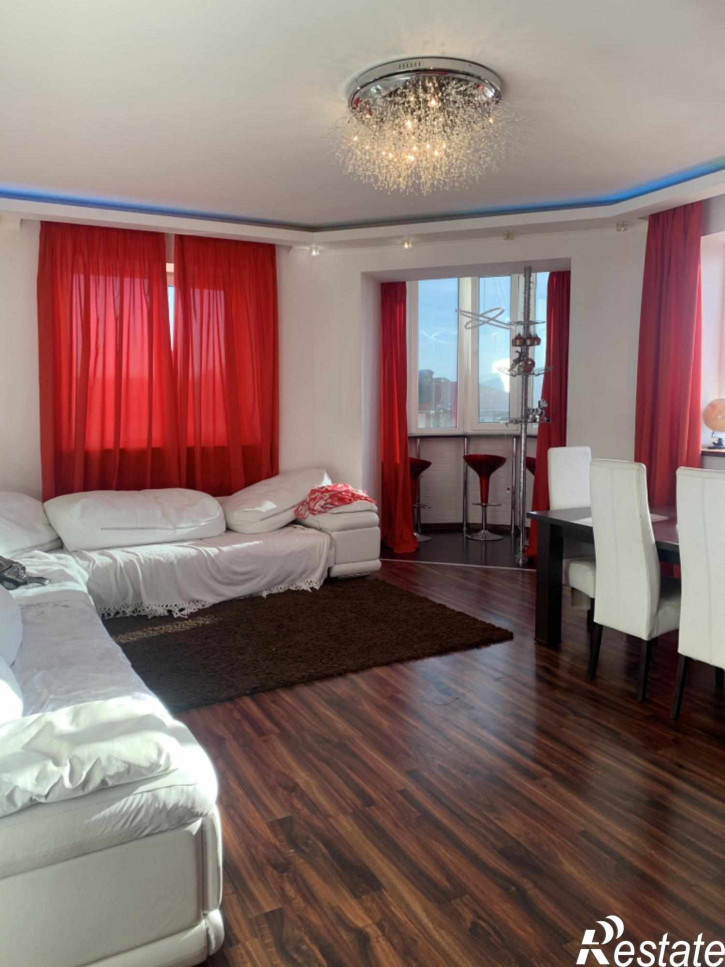 3-комн квартира Адмиральского ул, 6А