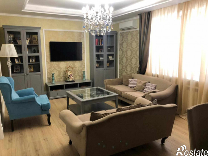 3-комн квартира Нежнова ул, 21к4