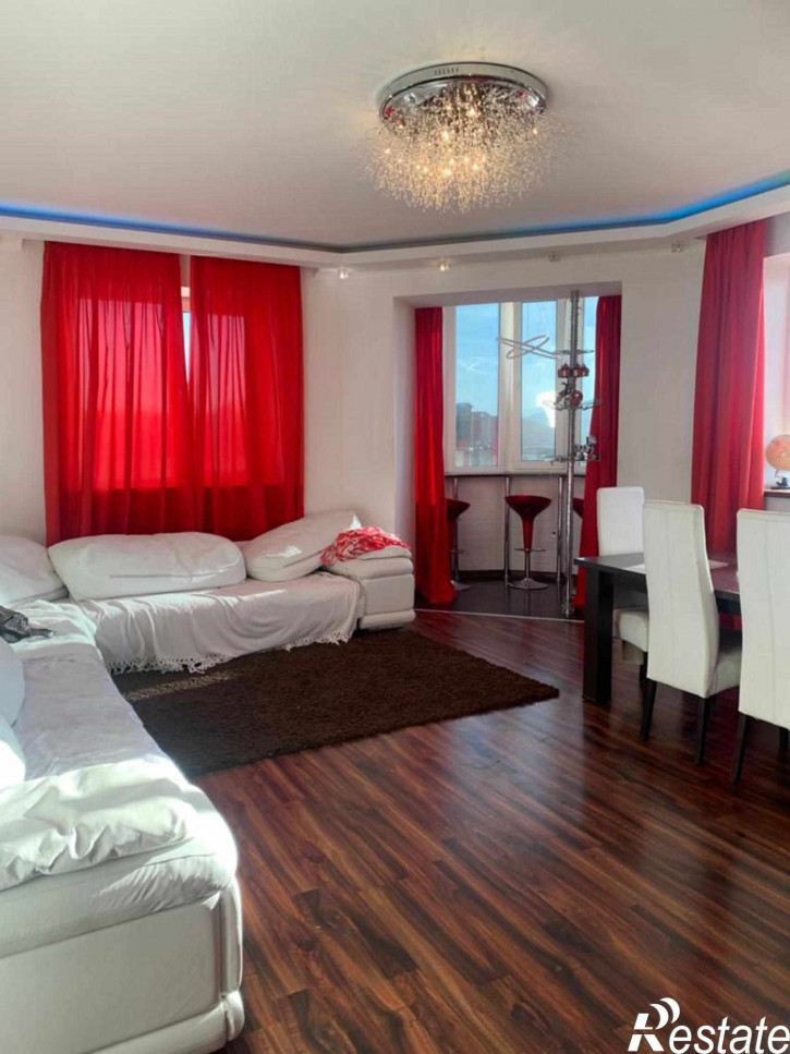 3-комн квартира Адмиральского ул, 6А