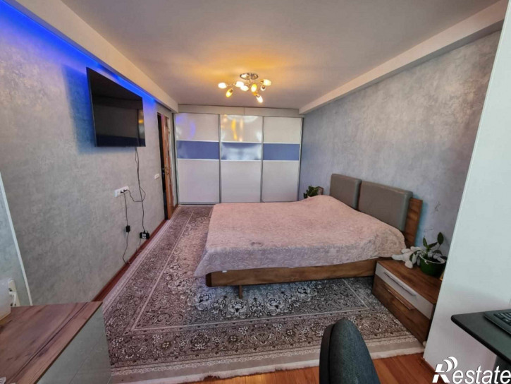 3-комн квартира 295 Стрелковой Дивизии ул, 10