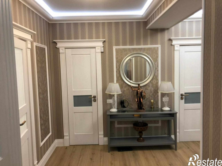 3-комн квартира Нежнова ул, 21к4
