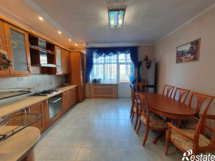 3-комн квартира Пестова ул, 24