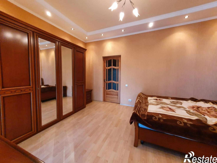 3-комн квартира Пестова ул, 24