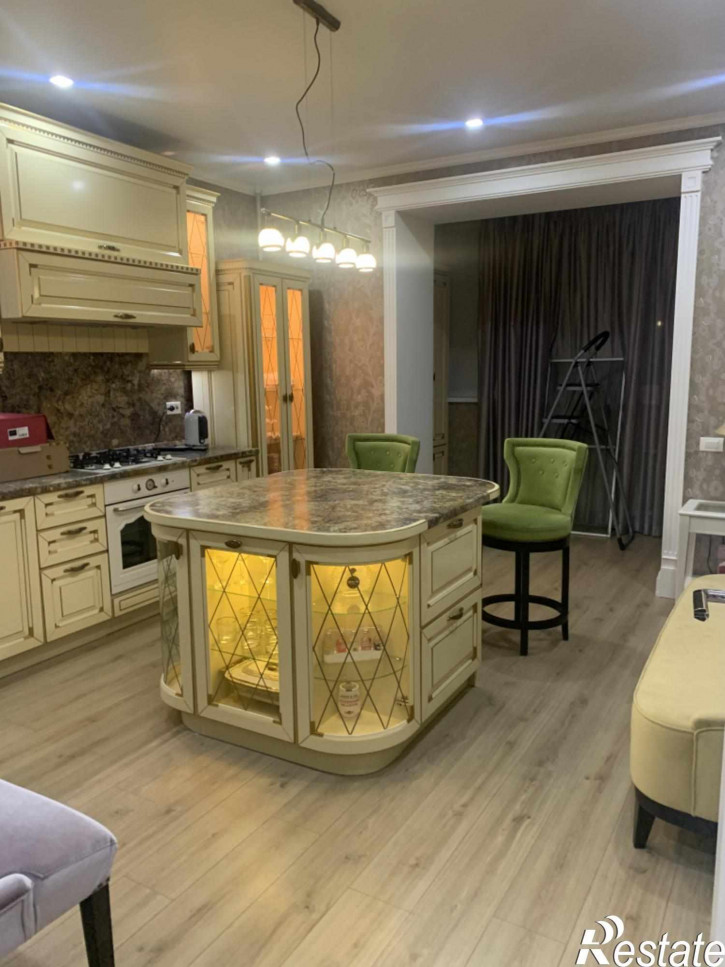 3-комн квартира Нежнова ул, 21к4