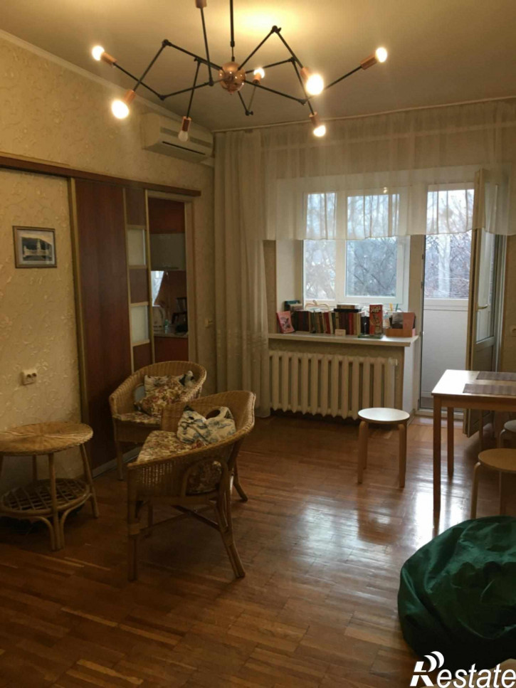 3-комн квартира 40 лет Октября пр-кт, 42