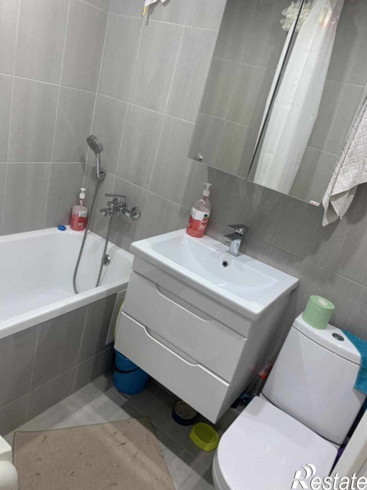 2-комн квартира Адмиральского ул, 10