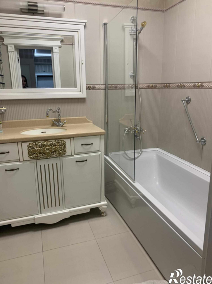 3-комн квартира Нежнова ул, 21к4