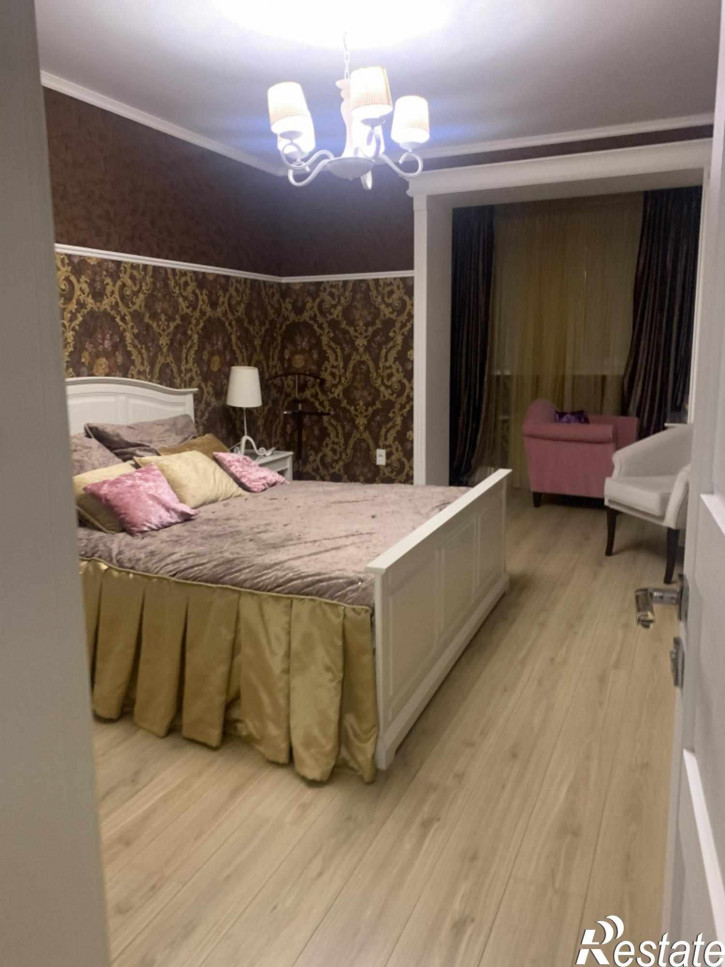 3-комн квартира Нежнова ул, 21к4
