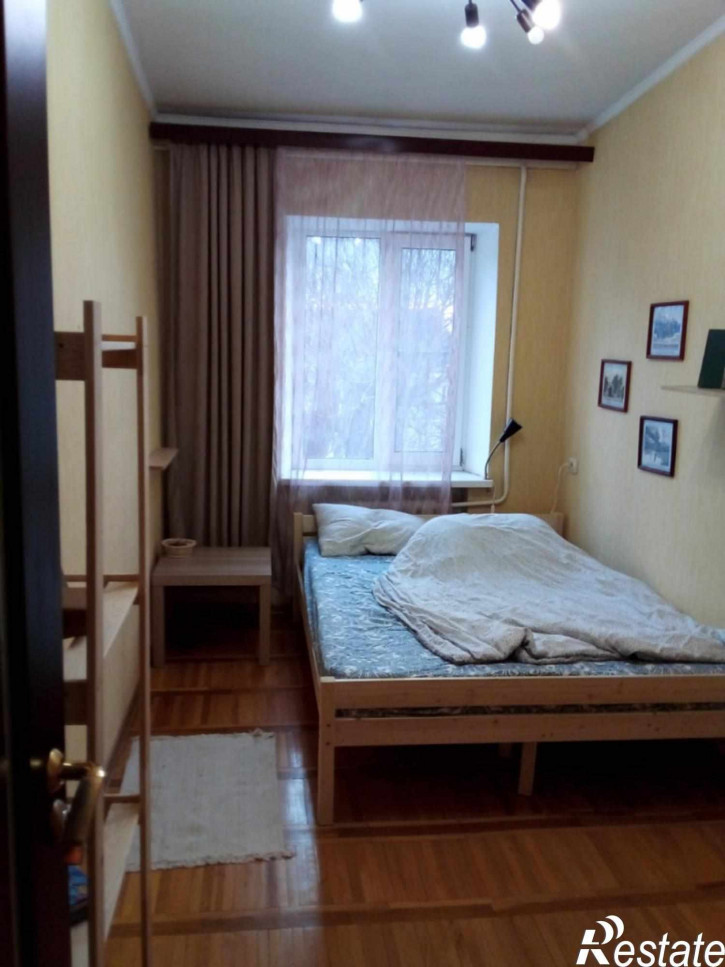 3-комн квартира 40 лет Октября пр-кт, 42