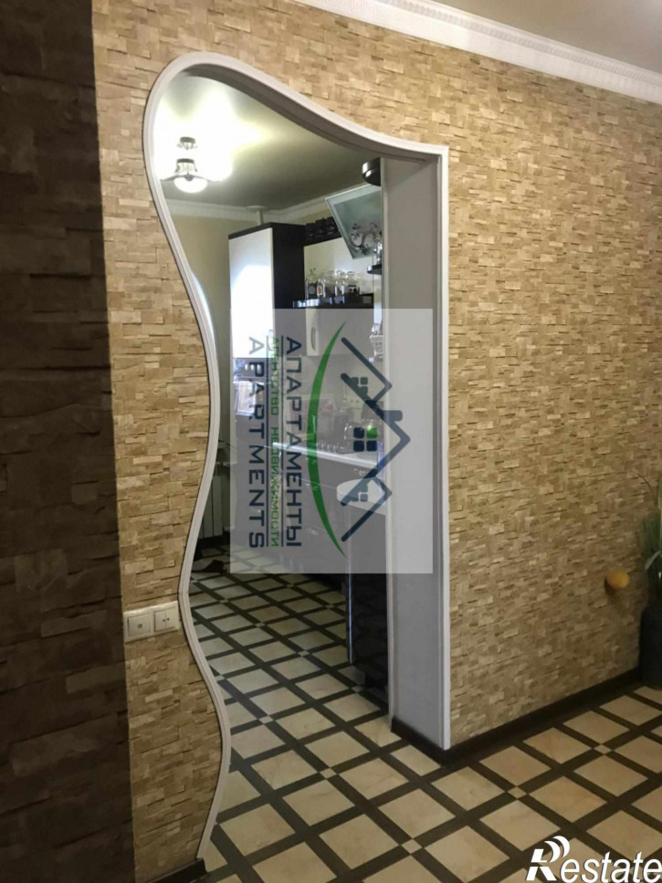 3-комн квартира Бутырина ул, 3