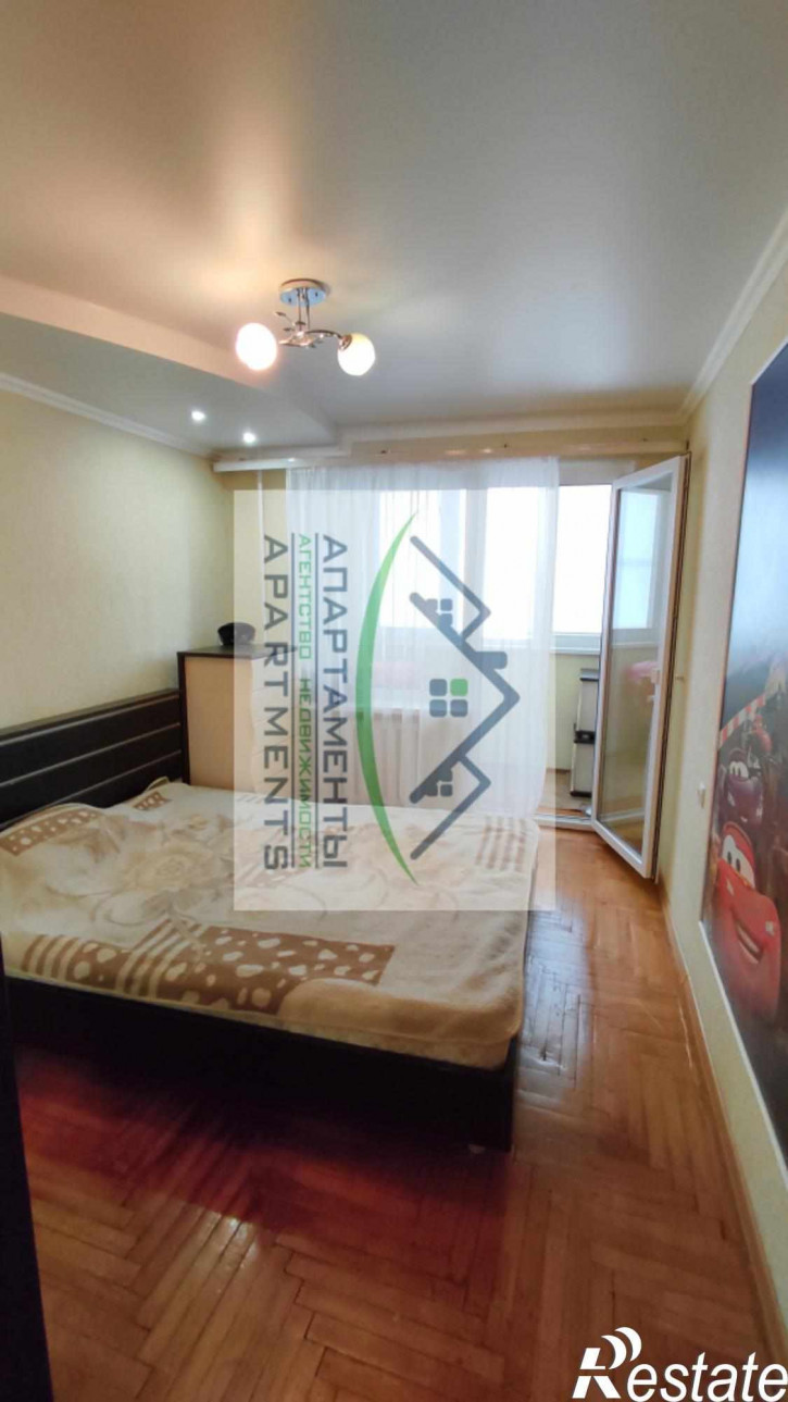 3-комн квартира Адмиральского ул, 8