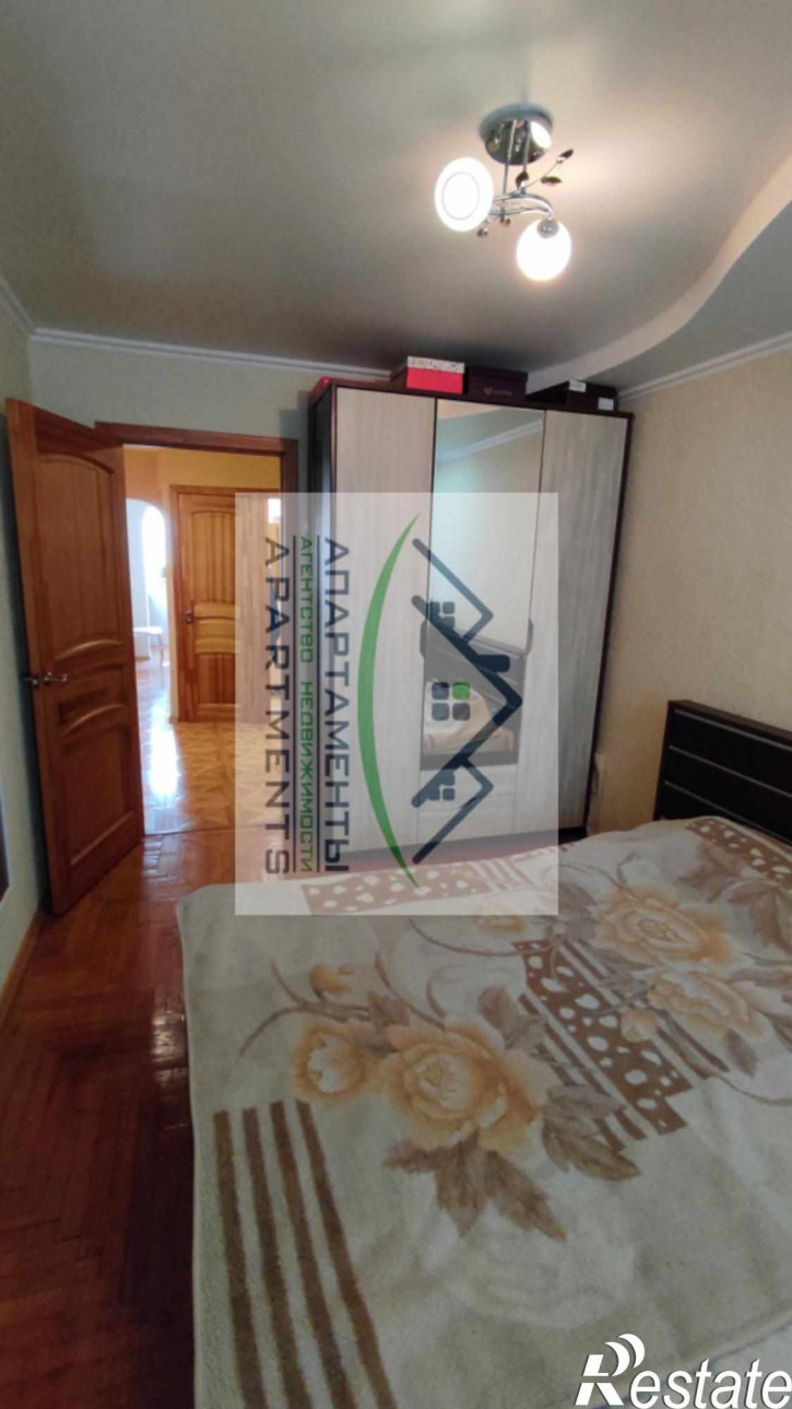 3-комн квартира Адмиральского ул, 8