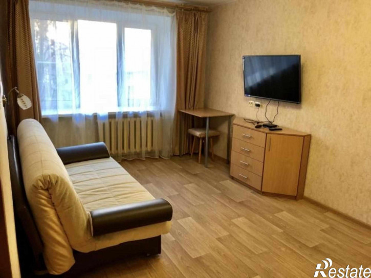 1-комн квартира Почаевская ул, 10