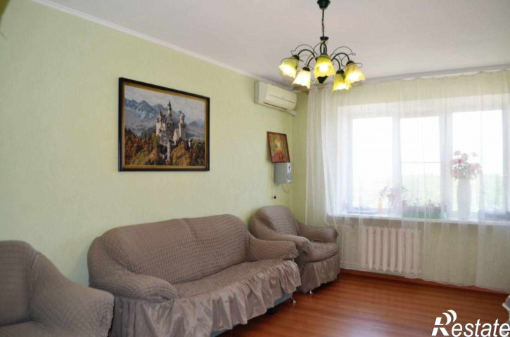 3-комн квартира Днепровский пер, 122