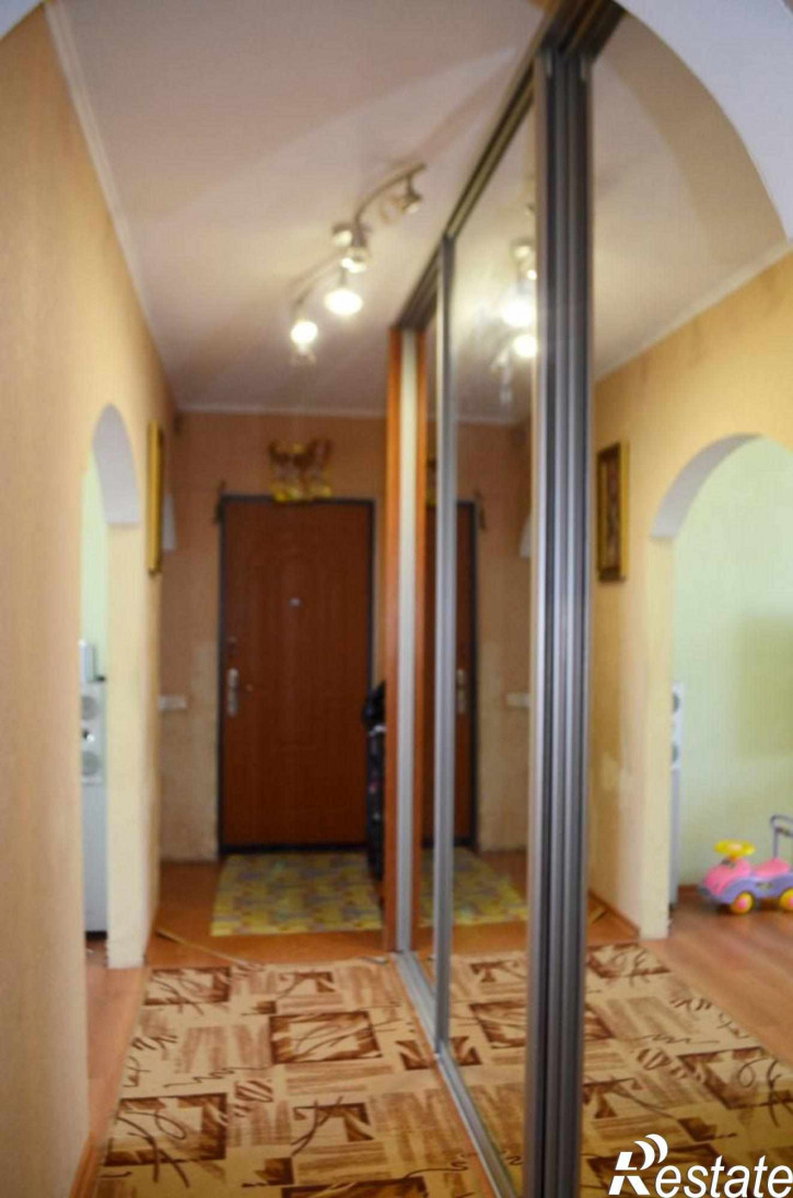 3-комн квартира Днепровский пер, 122