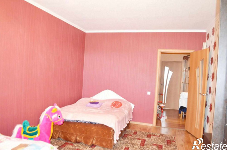 3-комн квартира Днепровский пер, 122