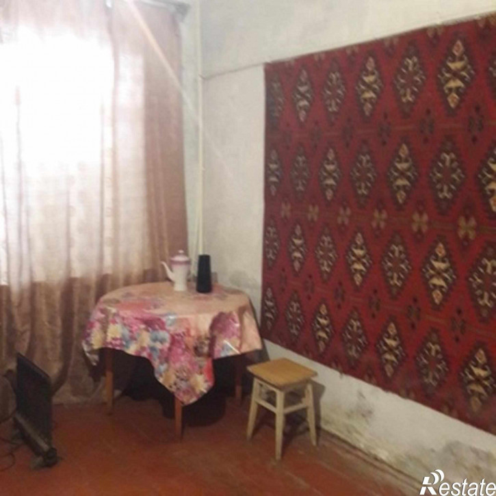 Комната Комарова ул