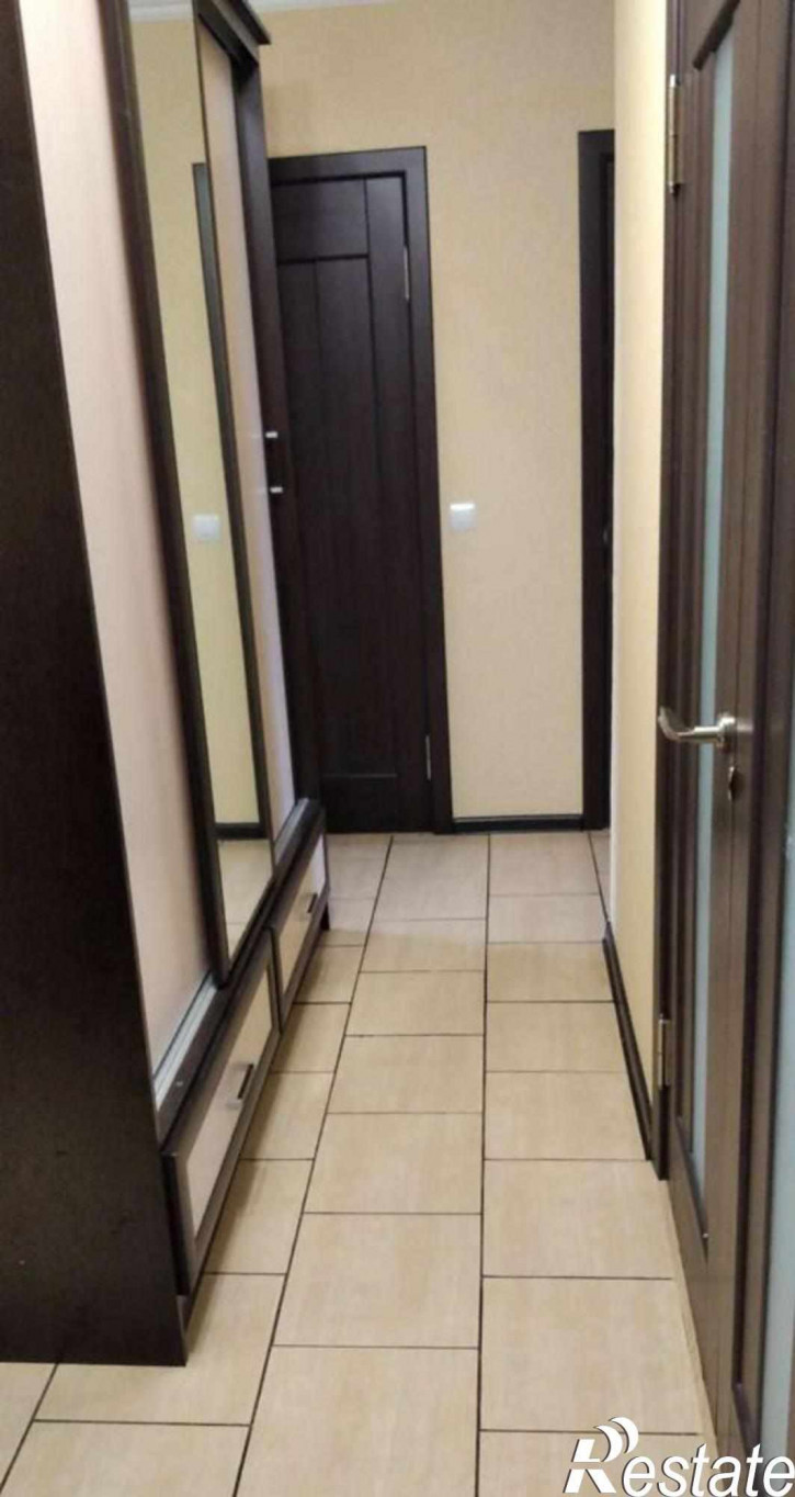 3-комн квартира Булгакова ул