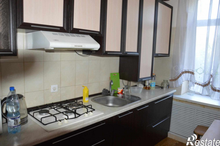 2-комн квартира Комарова ул