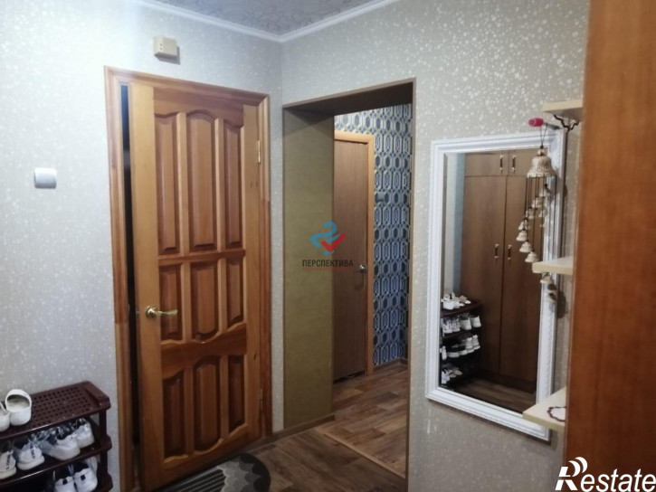 4-комн квартира улица Яблочкова, 44