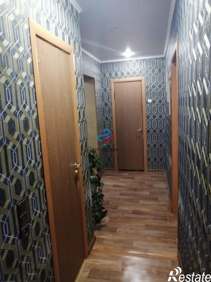 4-комн квартира улица Яблочкова, 44