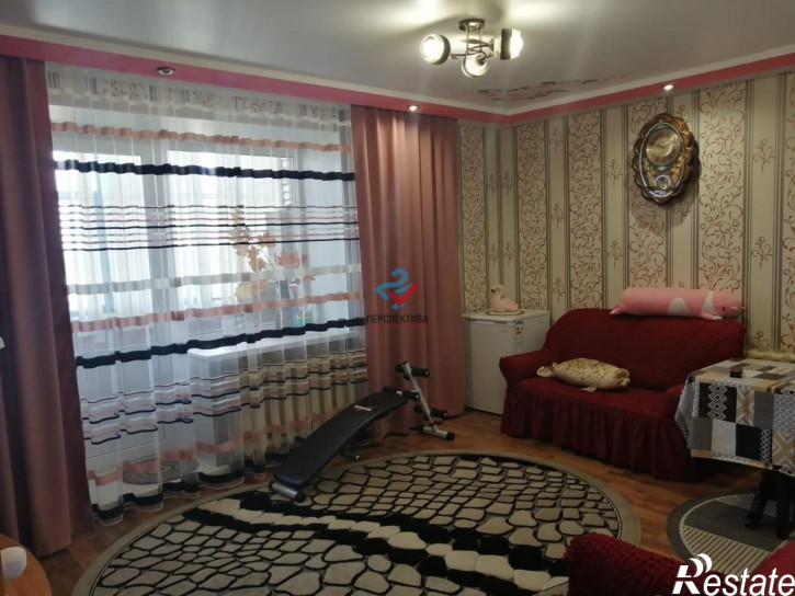 4-комн квартира улица Яблочкова, 44