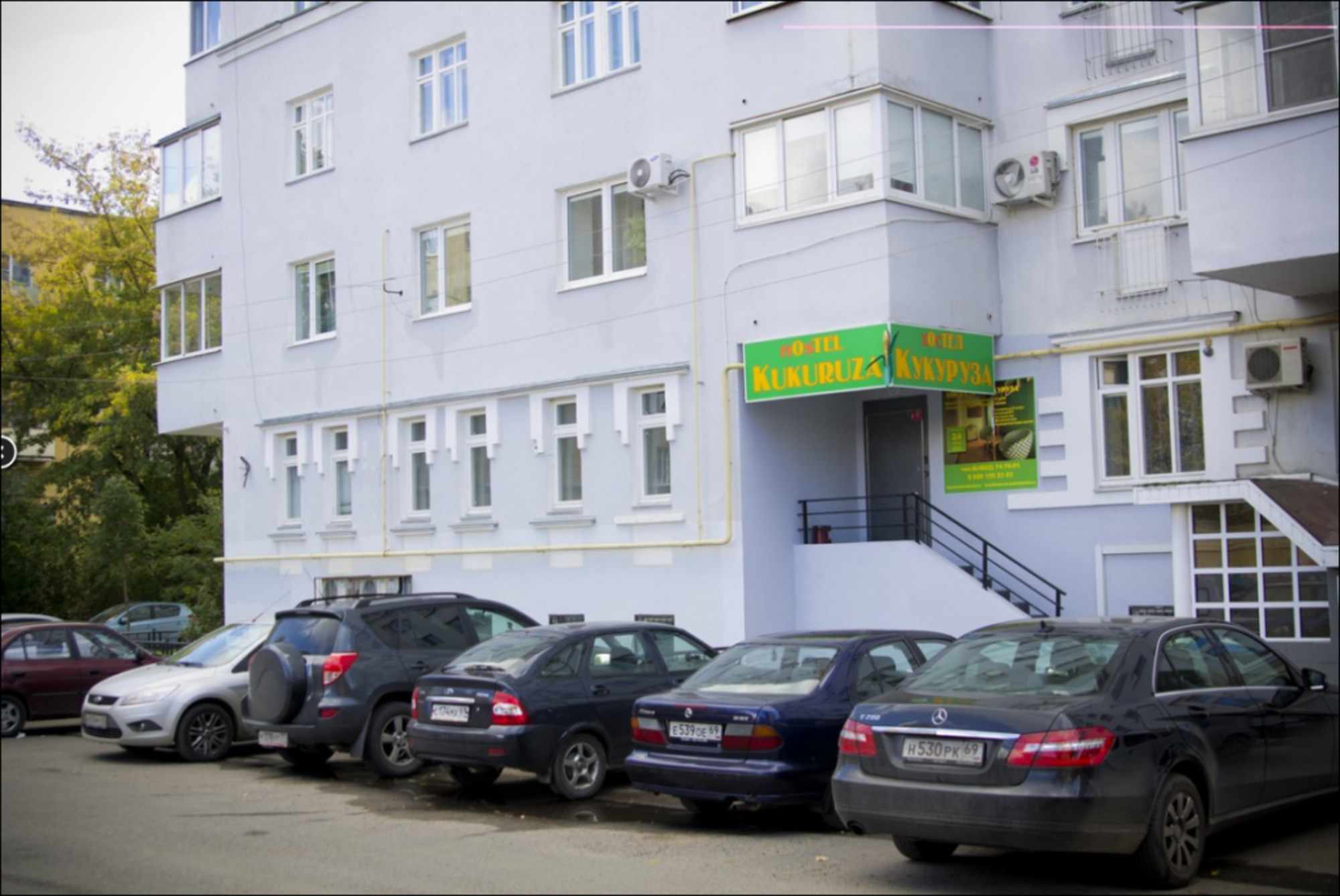 Купить торговое помещение за 20 000 000 рублей на Учительская ул, 6