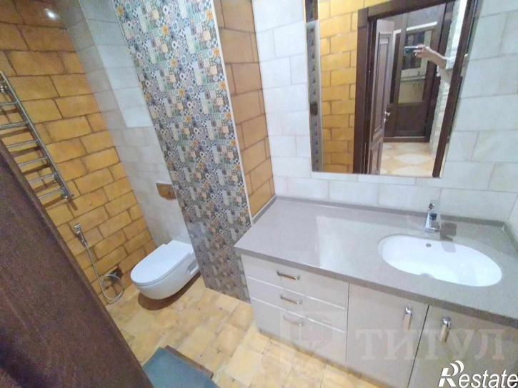 5-комн квартира Центр, Варфоломеева