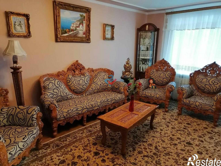 3-комн квартира проспект Победы, 138